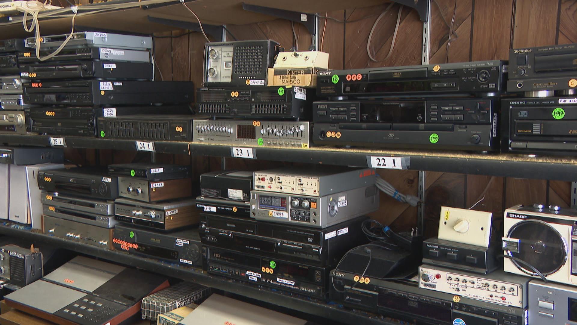 longtime-north-side-electronics-repair-shop-struggling-to-stay-afloat